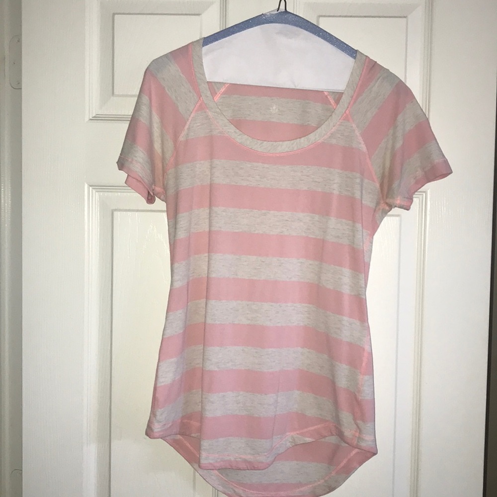 Lululemon t-shirt